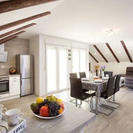 Nena Apartment