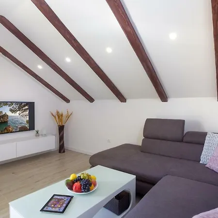 Apartament Nena *